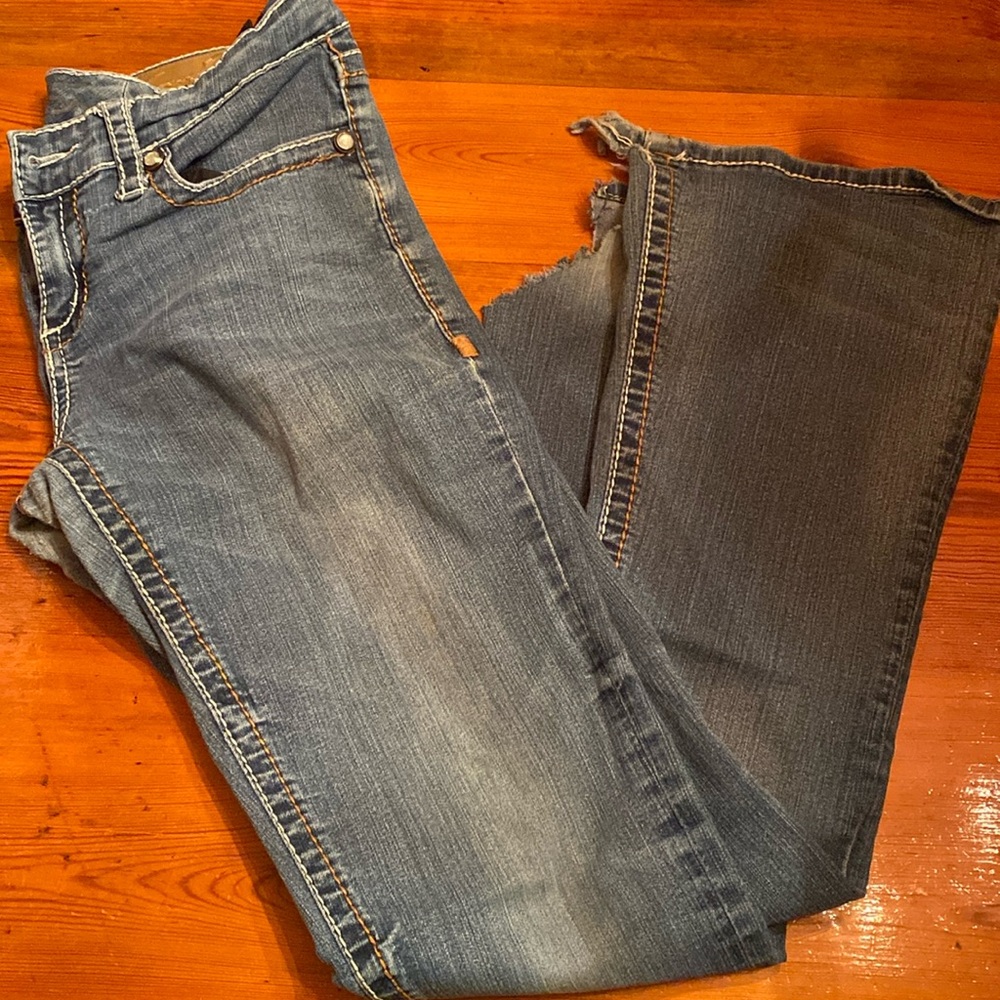 Women’s 29 SEVEN7 jeans flare